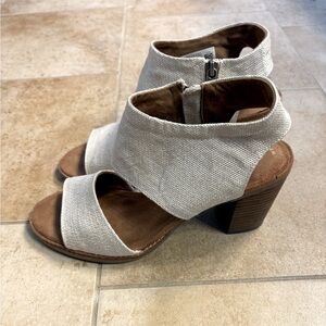 TOMS Stylish Cream Women's Heel Sandals